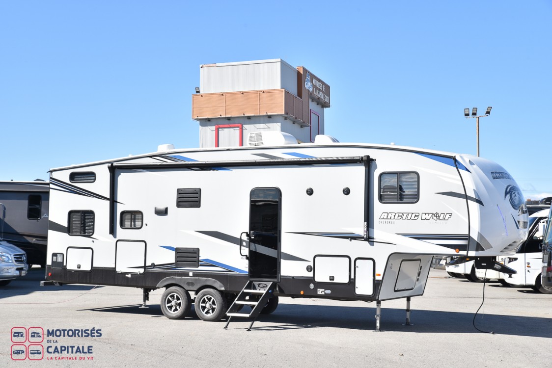 ARCTIC WOLF 2021