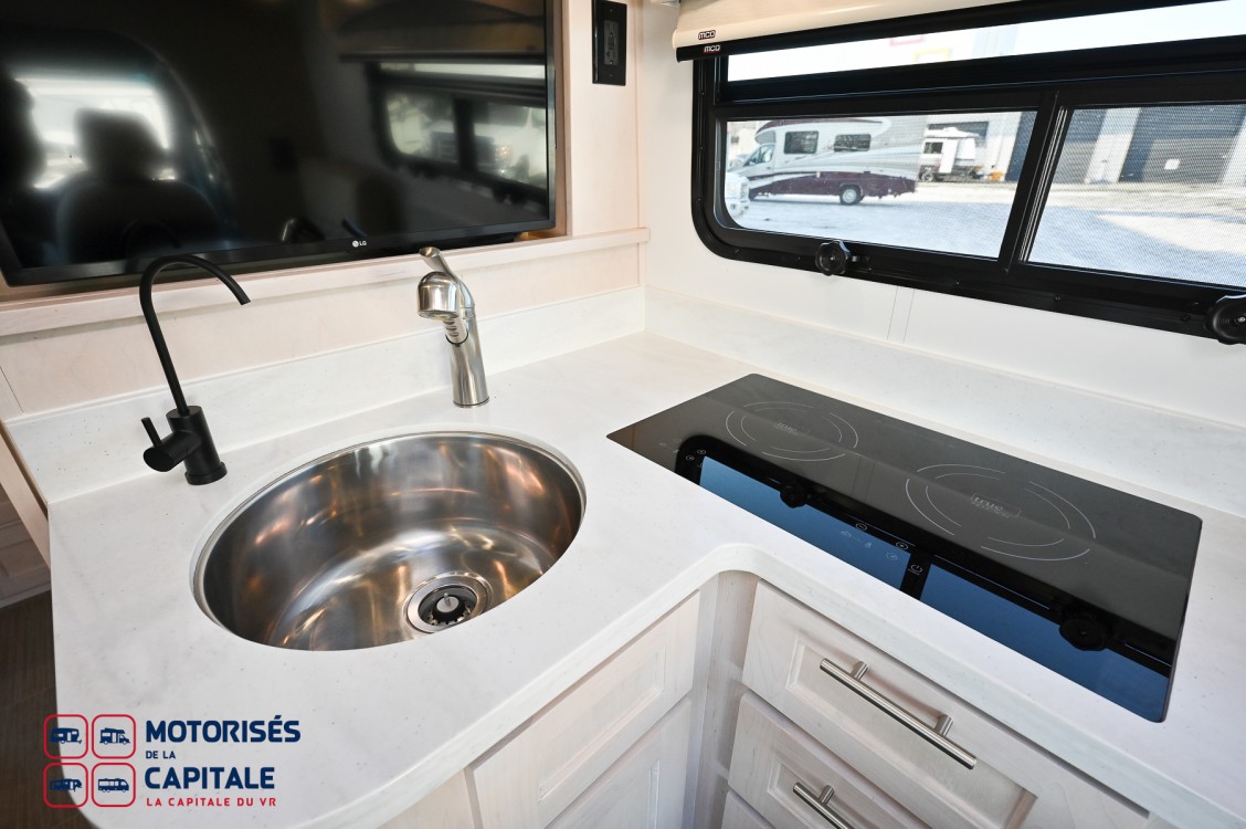 ULTRA BROUGHAM 2023