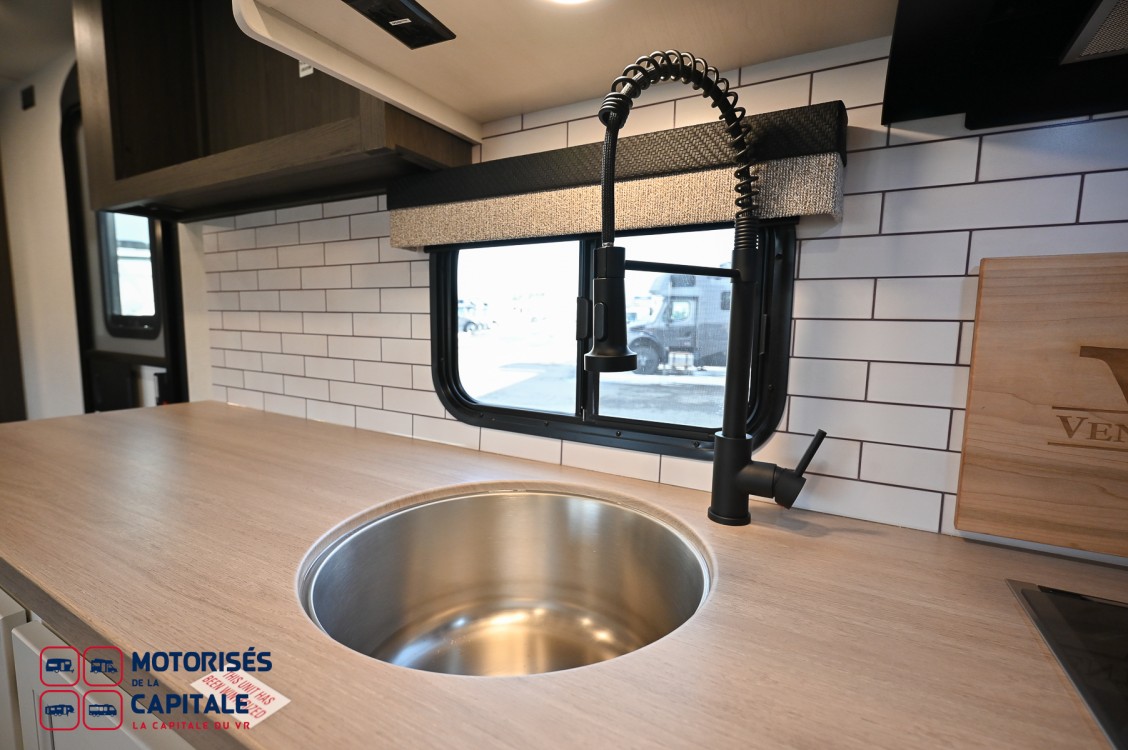 SPORTTREK STINGER LITE 2026